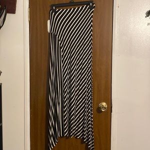 Black and white maxi skirt